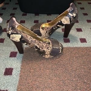 Heels size 6